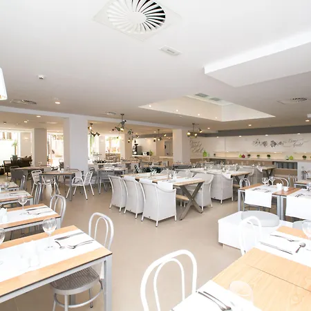 Livvo Anamar Hotel 4*