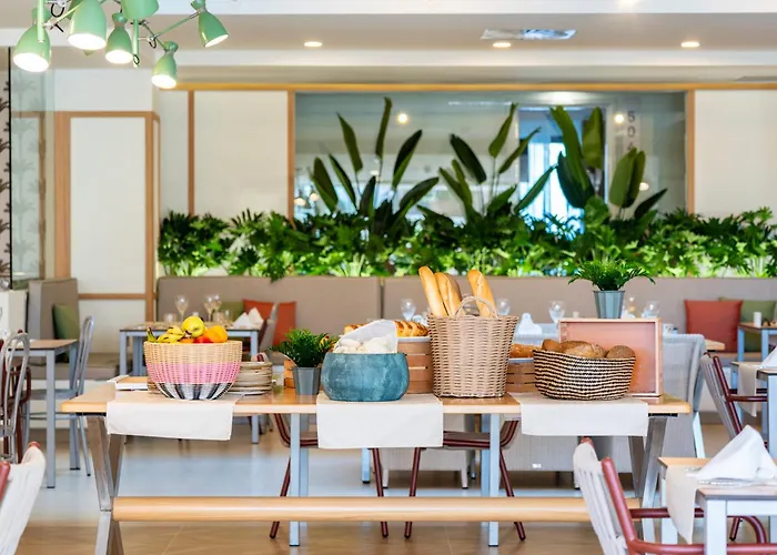 Livvo Anamar ホテル 4*