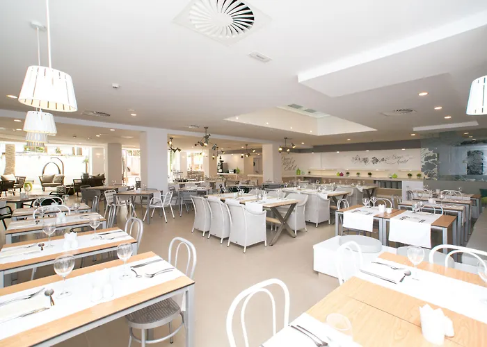 Livvo Anamar ホテル 4*